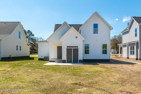 3842 W Wilson Street Farmville NC 27828