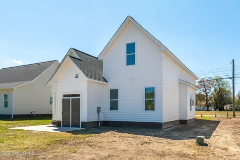 3842 W Wilson Street Farmville NC 27828