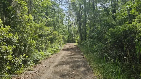 17/17A Oregon Lane Aurora NC 27806