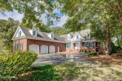 140 River Woods Drive Wallace NC 28466