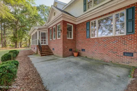 140 River Woods Drive Wallace NC 28466