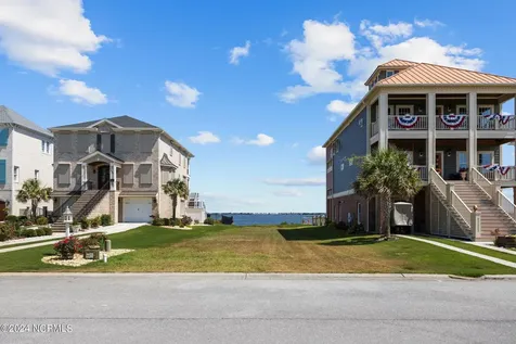 123 Hollings Court Newport NC 28570