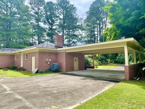 711 N East Street Roseboro NC 28382