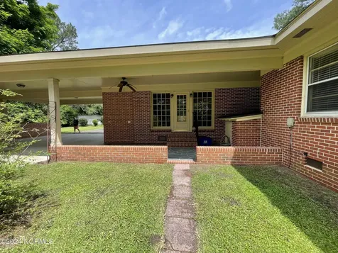 711 N East Street Roseboro NC 28382