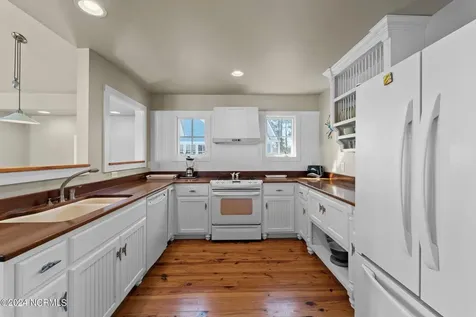 511 Neuse Village Road Arapahoe NC 28510