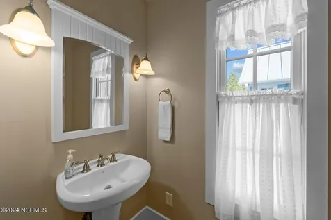 511 Neuse Village Road Arapahoe NC 28510