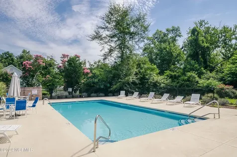 723 Mcmullan Avenue Edenton NC 27932