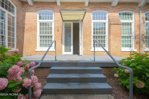 723 Mcmullan Avenue Edenton NC 27932