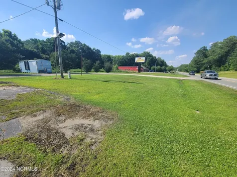 1228 S Jk Powell Boulevard Whiteville NC 28472