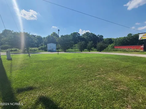 1228 S Jk Powell Boulevard Whiteville NC 28472