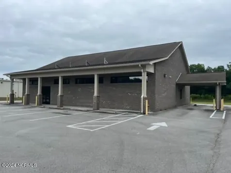 9041 Us Highway 17 Pollocksville NC 28573