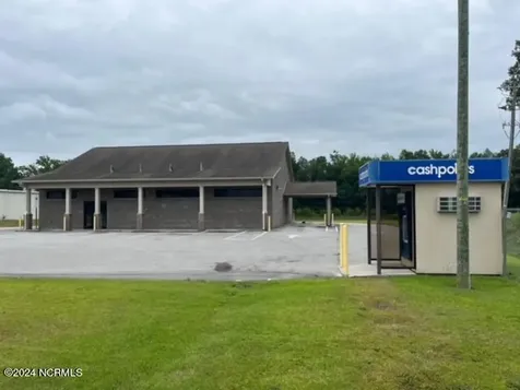 9041 Us Highway 17 Pollocksville NC 28573