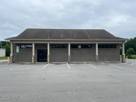 9041 Us Highway 17 Pollocksville NC 28573