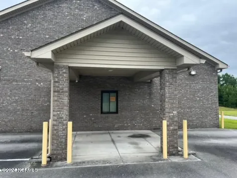 9041 Us Highway 17 Pollocksville NC 28573