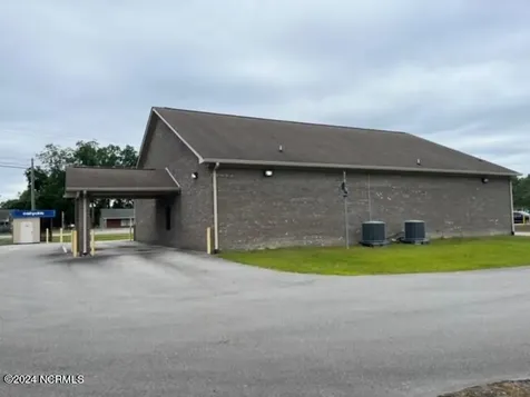 9041 Us Highway 17 Pollocksville NC 28573