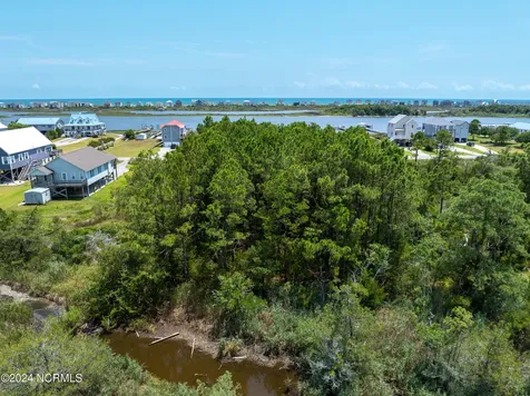 208 Waterway Drive Sneads Ferry NC 28460