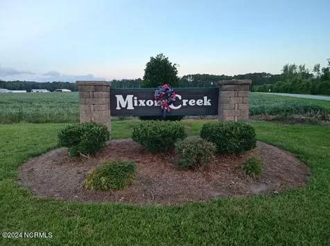 33 Mixon Creek Drive Bath NC 27808