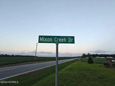 33 Mixon Creek Drive Bath NC 27808