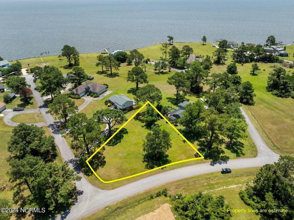 5300 Bogue Drive Oriental NC 28571