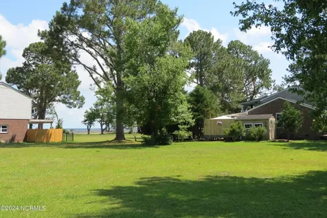 5300 Bogue Drive Oriental NC 28571