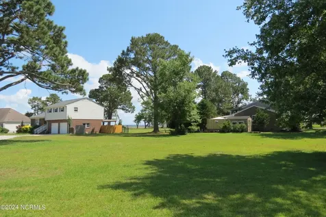5300 Bogue Drive Oriental NC 28571