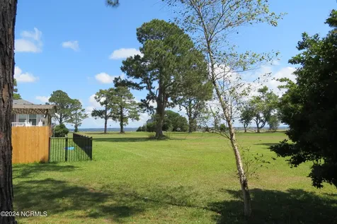 5300 Bogue Drive Oriental NC 28571