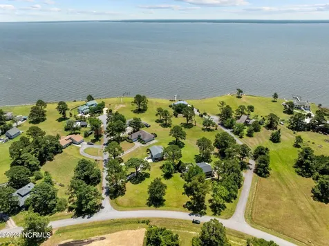 5300 Bogue Drive Oriental NC 28571