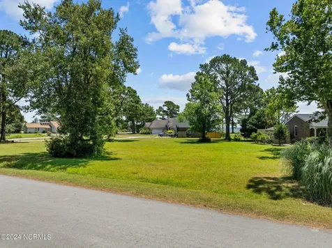 5300 Bogue Drive Oriental NC 28571
