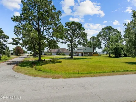 5300 Bogue Drive Oriental NC 28571