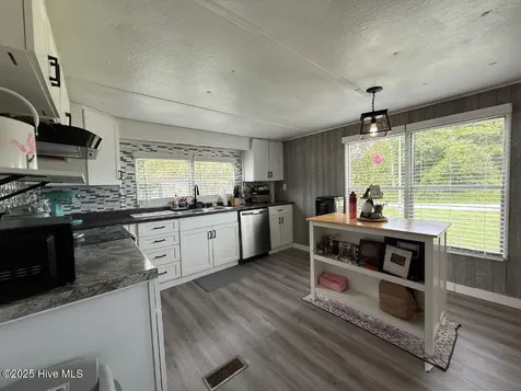 1136 &1132 Glancy Road Swansboro NC 28584