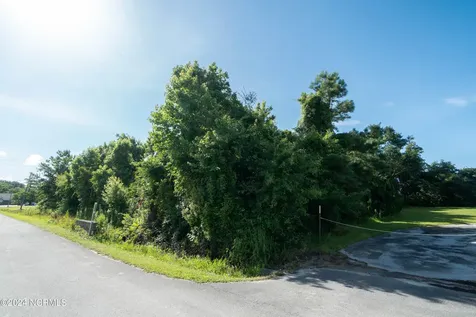 212 N 35th Street Morehead City NC 28557