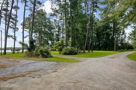 000 Blue Heron Drive Bayboro NC 28515