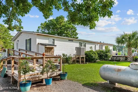 110 Norfleet Shores Road Belhaven NC 27810
