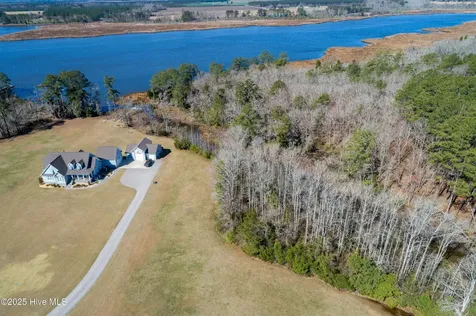 39 Sr 1767 Off Lane Pinetown NC 27865
