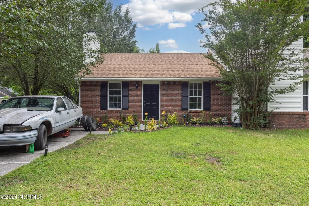 1902 Rolling Ridge Drive Midway Park NC 28544