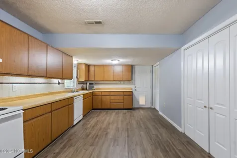 1902 Rolling Ridge Drive Midway Park NC 28544