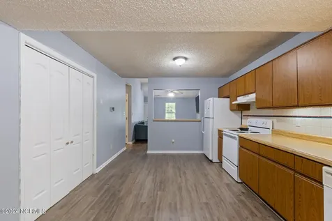 1902 Rolling Ridge Drive Midway Park NC 28544