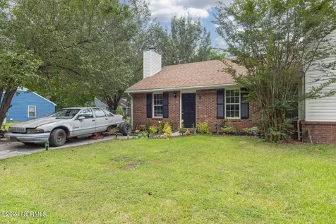 1902 Rolling Ridge Drive Midway Park NC 28544
