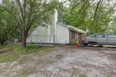 1902 Rolling Ridge Drive Midway Park NC 28544