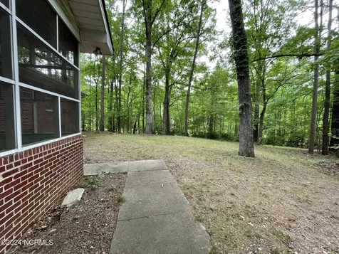 2592 Old Glendon Road Carthage NC 28327