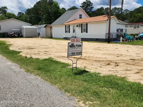 27 Moore Street Elizabethtown NC 28337