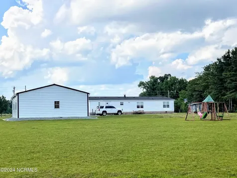 1331 Nixon Road Autryville NC 28318
