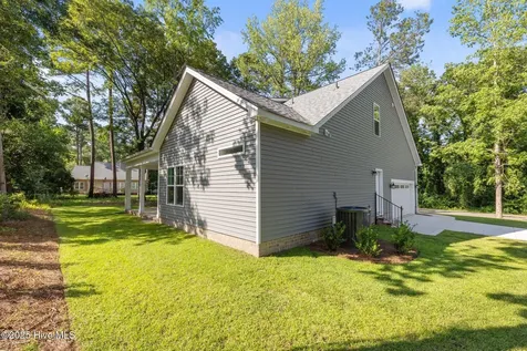 816 Red Hawk Place Vass NC 28394