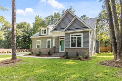 816 Red Hawk Place Vass NC 28394