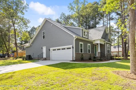 816 Red Hawk Place Vass NC 28394