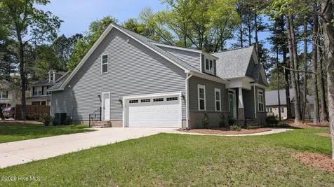 816 Red Hawk Place Vass NC 28394
