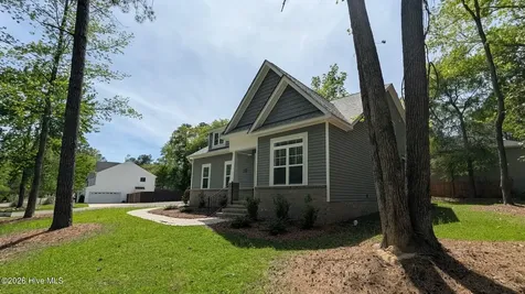 816 Red Hawk Place Vass NC 28394