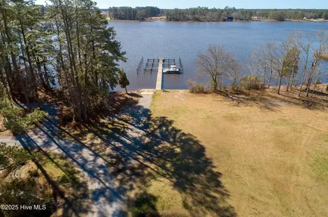 75 Winfield Lane Pinetown NC 27865
