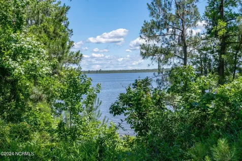 1306 Green Springs Road New Bern NC 28560