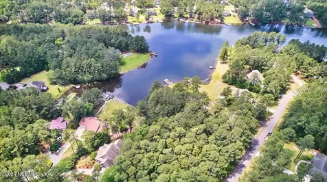 16 Lakeshore Drive Wagram NC 28396